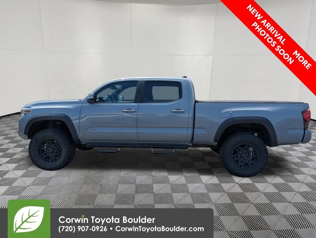 Used 2018 Toyota Tacoma TRD Off-Road w/ Technology Package AWD/4WD image 4