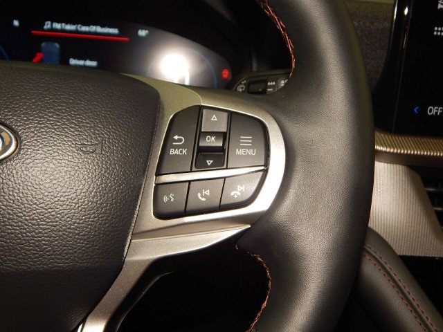 Used 2025 Ford Explorer Active w/ Active Comfort Package image 27