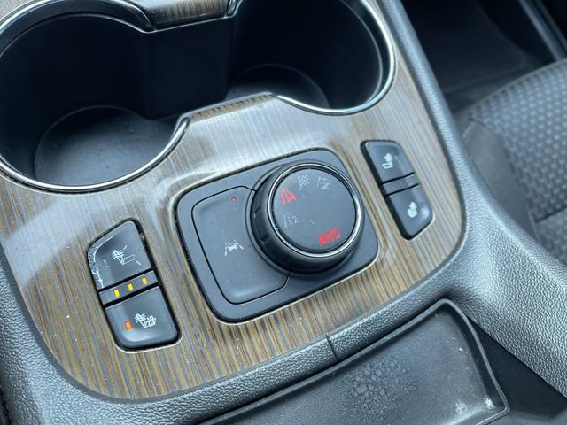 Used 2023 GMC Acadia SLE image 36