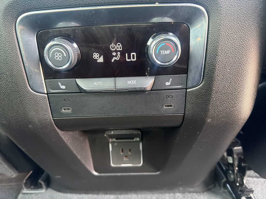 New 2026 Chevrolet Suburban RST w/ Comfort Package AWD/4WD image 35