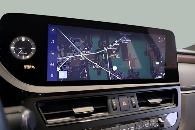 Used 2025 Lexus ES 300h w/ Premium Package image 22