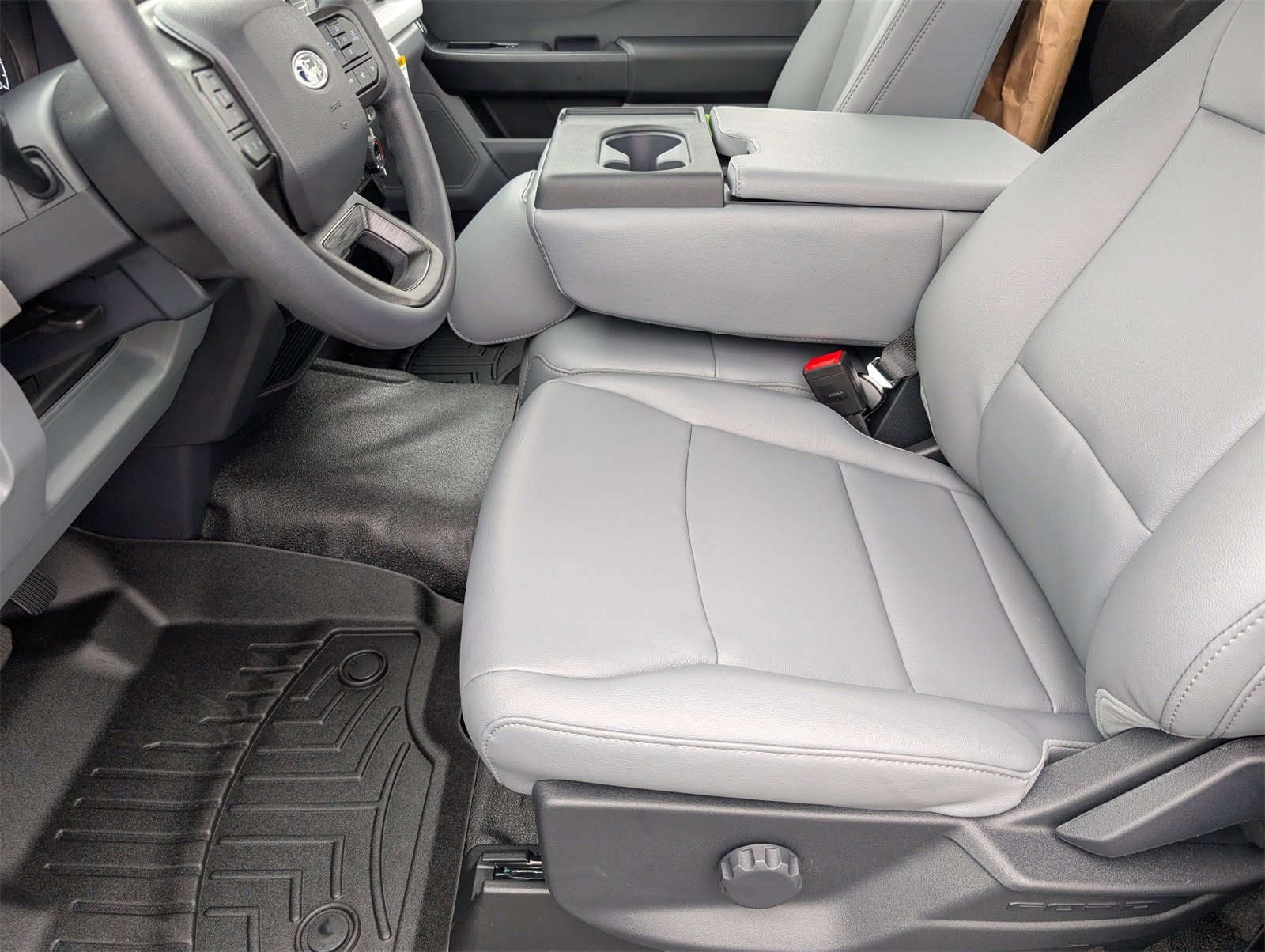 New 2026 Ford F350 XL w/ XL Chrome Package image 15