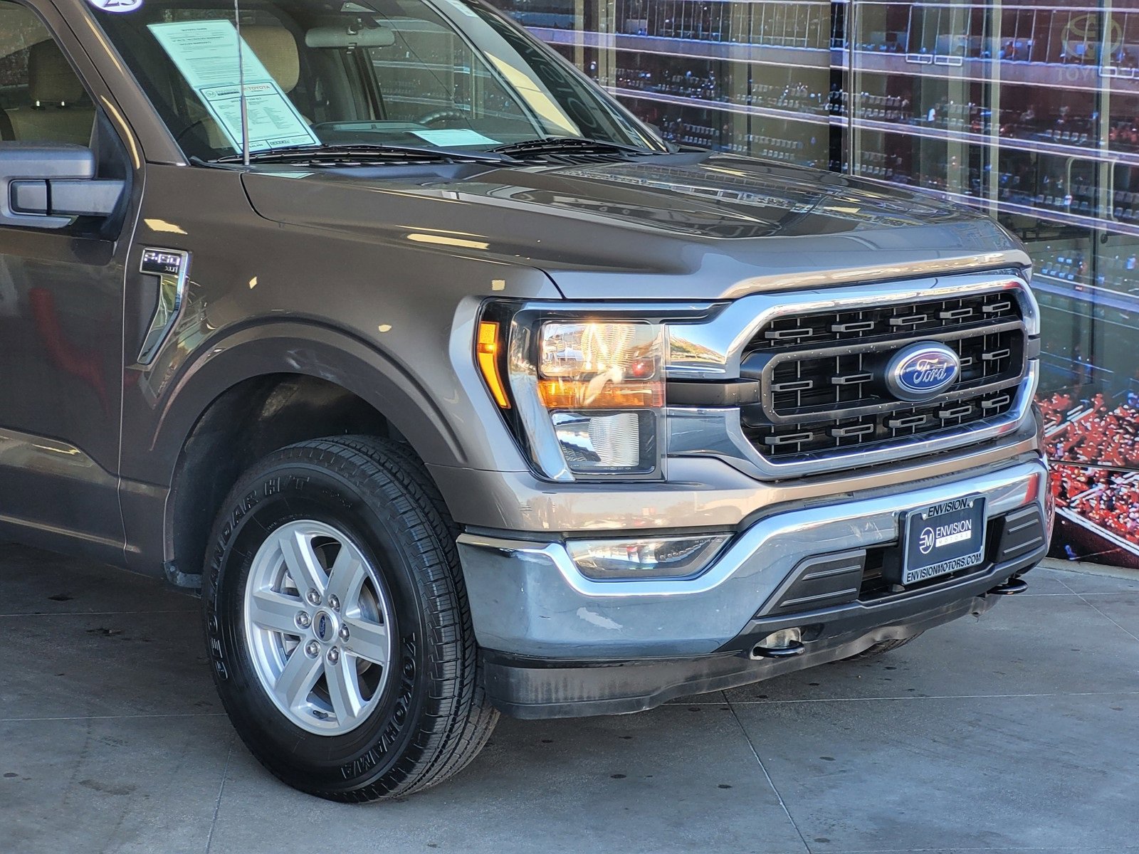Used 2023 Ford F150 XLT image 3