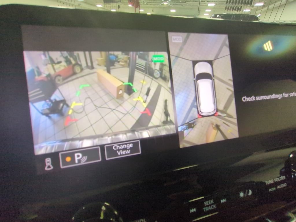 Used 2023 INFINITI QX80 Sensory w/ Cargo Package AWD/4WD image 8