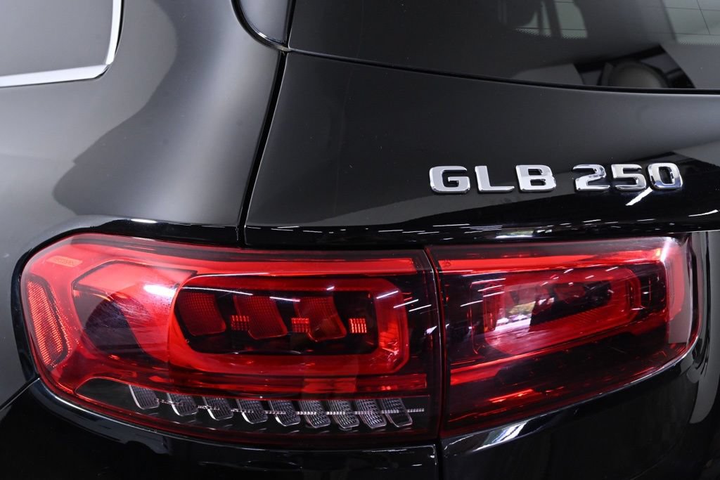 Used 2022 Mercedes-Benz GLB 250 4MATIC image 8
