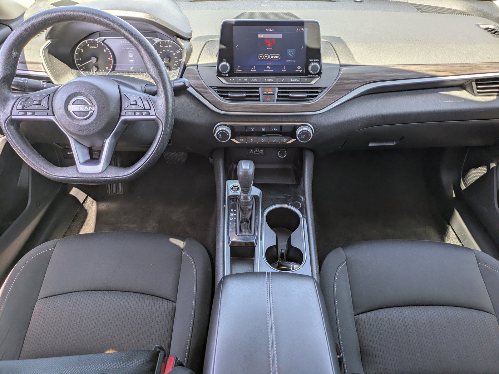 Used 2024 Nissan Altima 2.5 SV FWD image 14