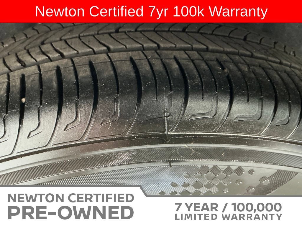 Used 2025 Nissan Versa S w/ Trunk Package FWD image 40