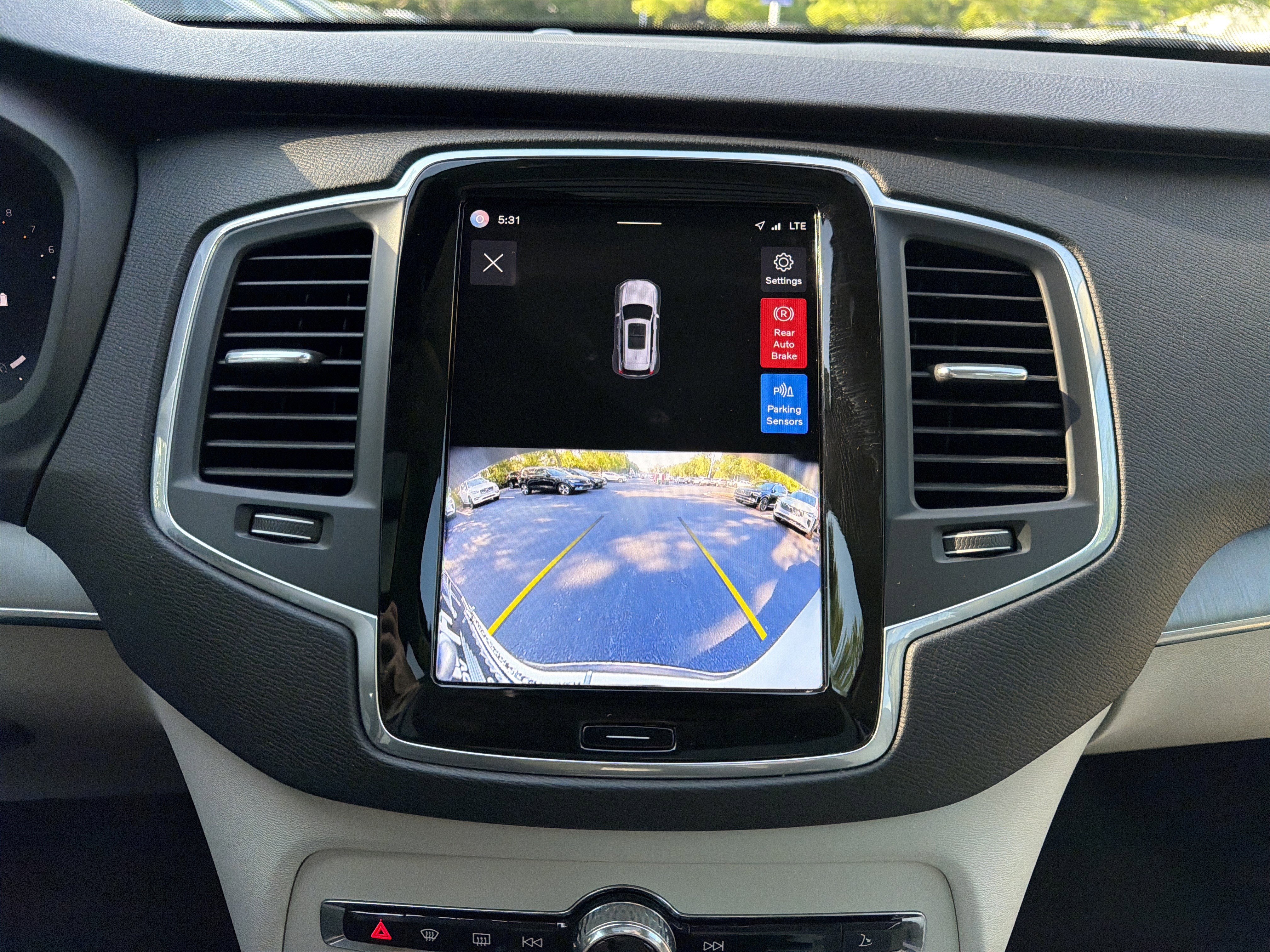 Certified 2025 Volvo XC90 B5 Core w/ Protection Package AWD/4WD image 26