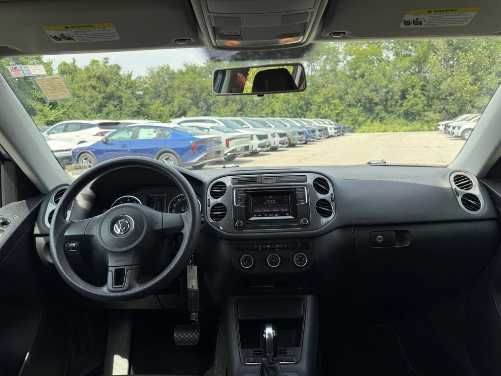 Used 2017 Volkswagen Tiguan Limited w/ Alloy Wheels Package FWD image 20