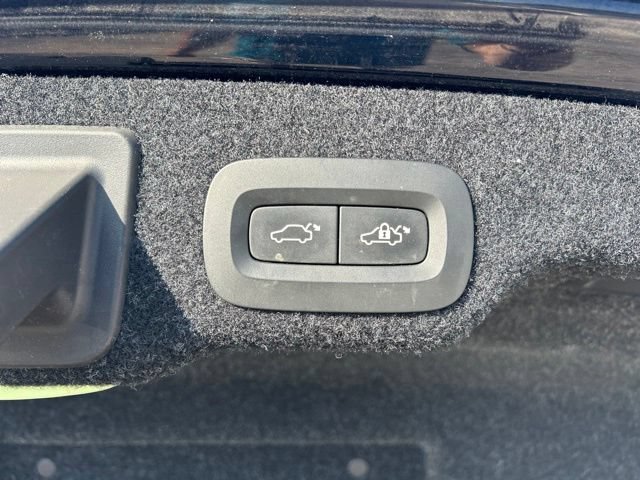 Used 2017 Volvo S90 T5 Momentum w/ Vision Package FWD image 20