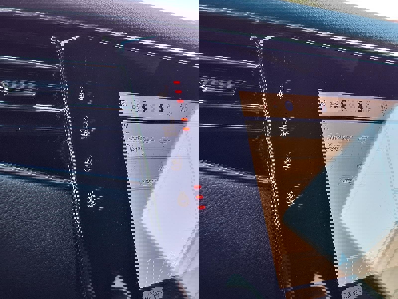 Certified 2024 Jeep Wagoneer L Series III w/ Flexible Seating Group image 5