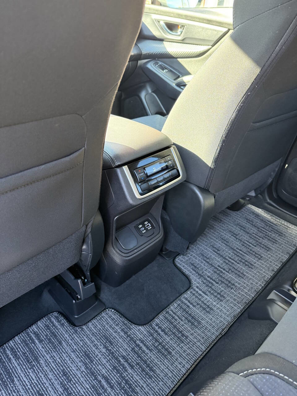 Used 2024 Subaru Ascent Premium w/ Convenience Package image 14