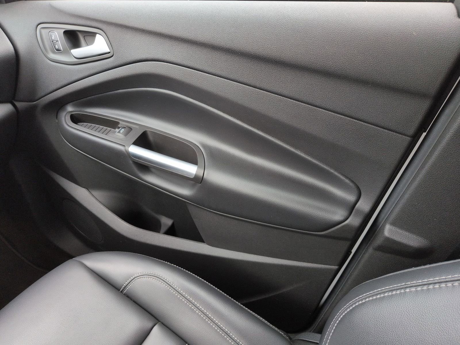 Used 2019 Ford Escape SEL FWD image 32