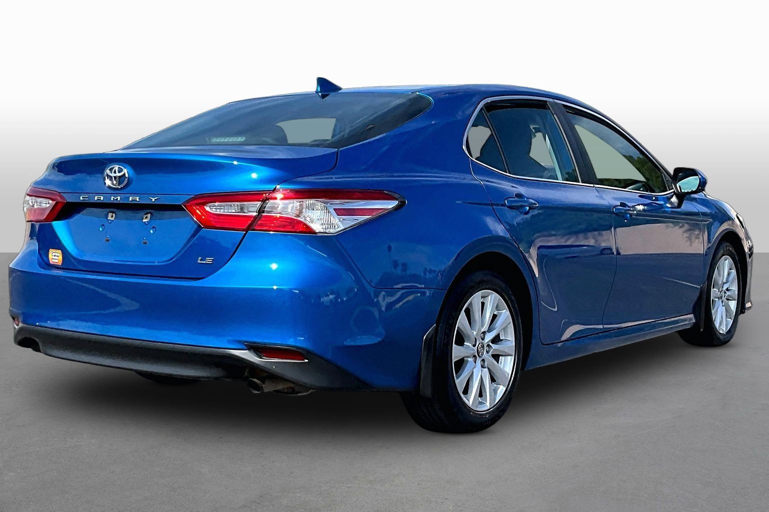 Used 2020 Toyota Camry LE FWD image 2