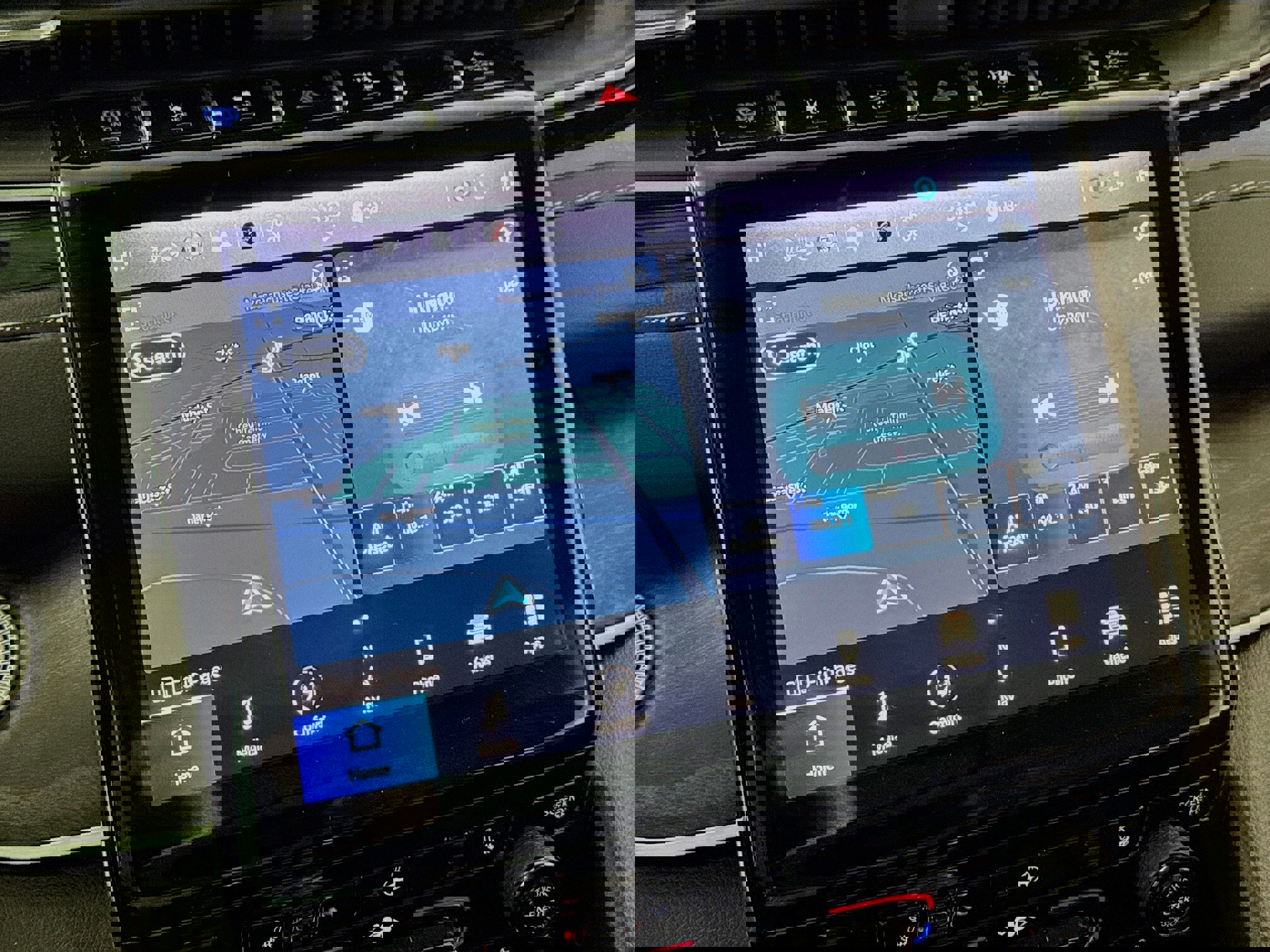 Used 2023 Jeep Grand Cherokee 4WD 4xe image 17