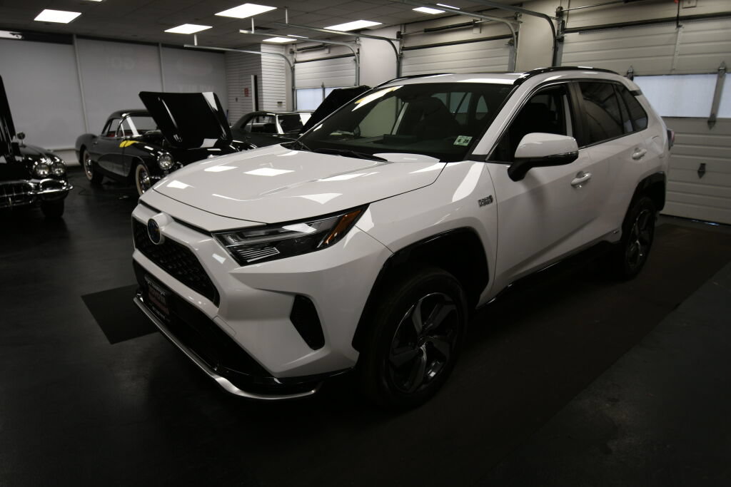 Certified 2023 Toyota RAV4 SE w/ Weather & Moonroof Package AWD/4WD image 4