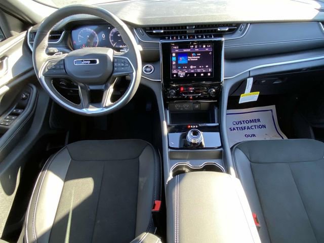 New 2025 Jeep Grand Cherokee Altitude image 13