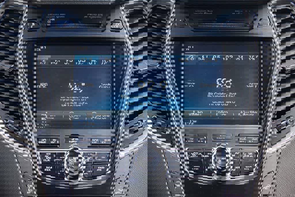 Used 2013 Hyundai Santa Fe Sport w/ Technology Pkg FWD image 13