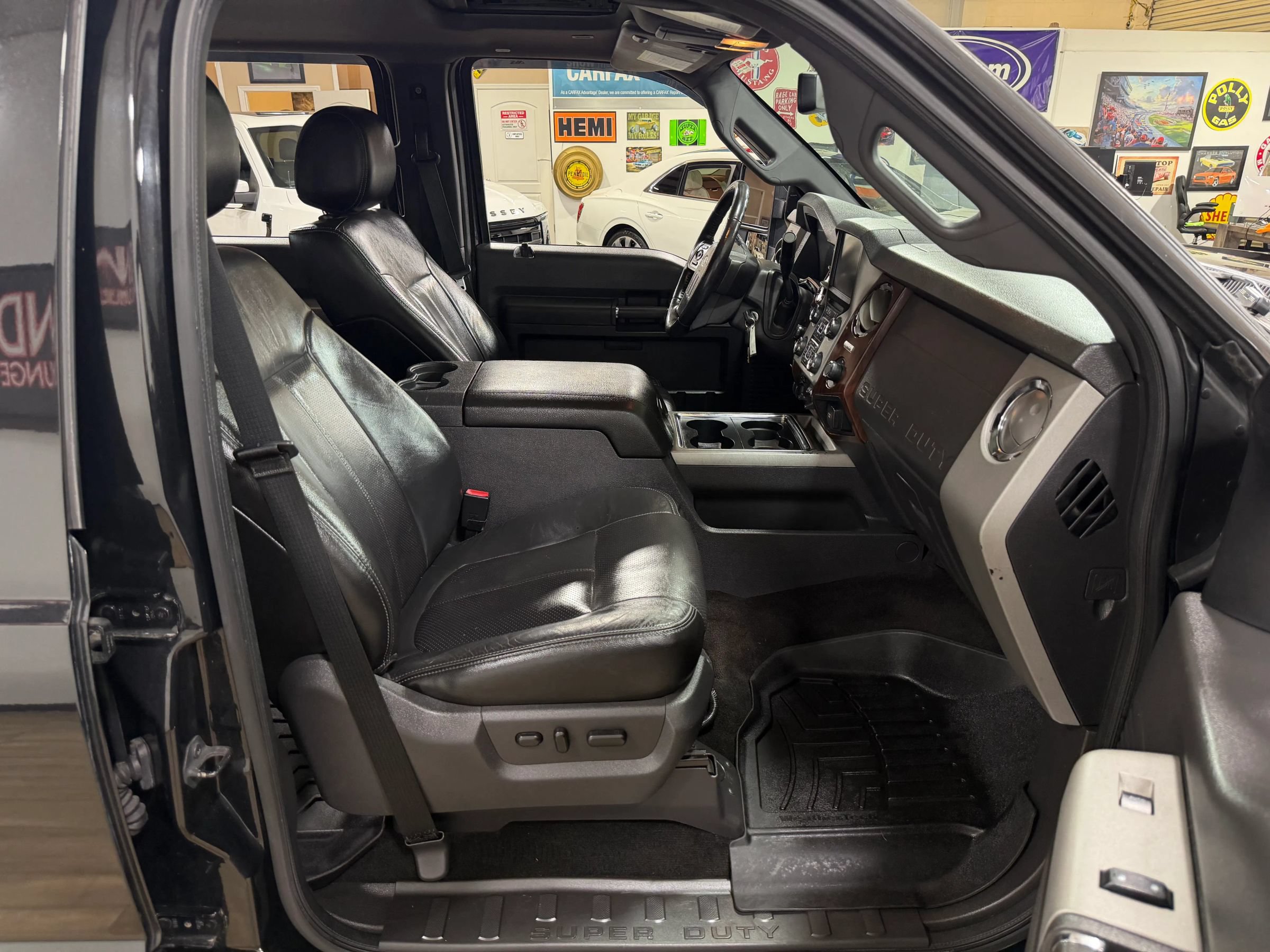 Used 2013 Ford F350 Lariat w/ Lariat Ultimate Pkg AWD/4WD image 21