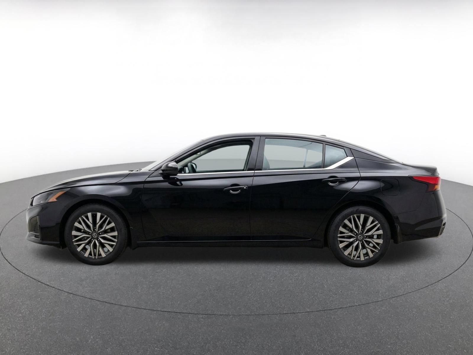 Used 2026 Nissan Altima 2.5 SV FWD image 4