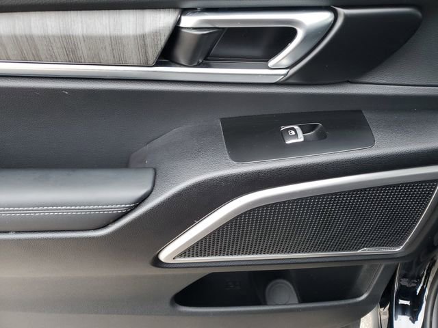 Used 2024 Kia Telluride EX w/ EX Captain's Chair Package image 16