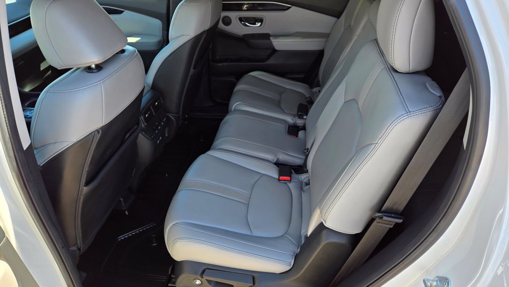 Used 2023 Honda Pilot EX-L image 11