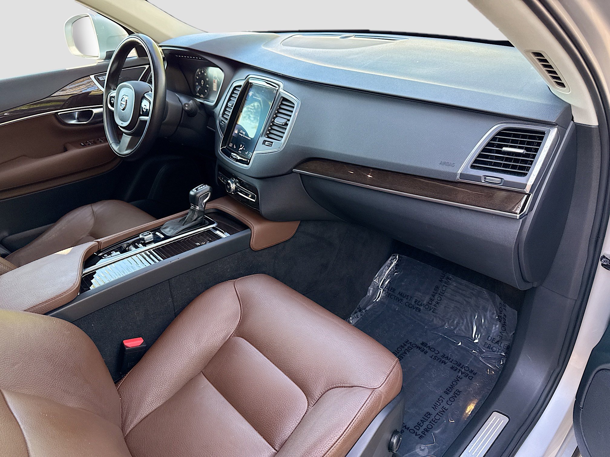 Used 2019 Volvo XC90 T6 Momentum w/ Protection Package Premier image 14