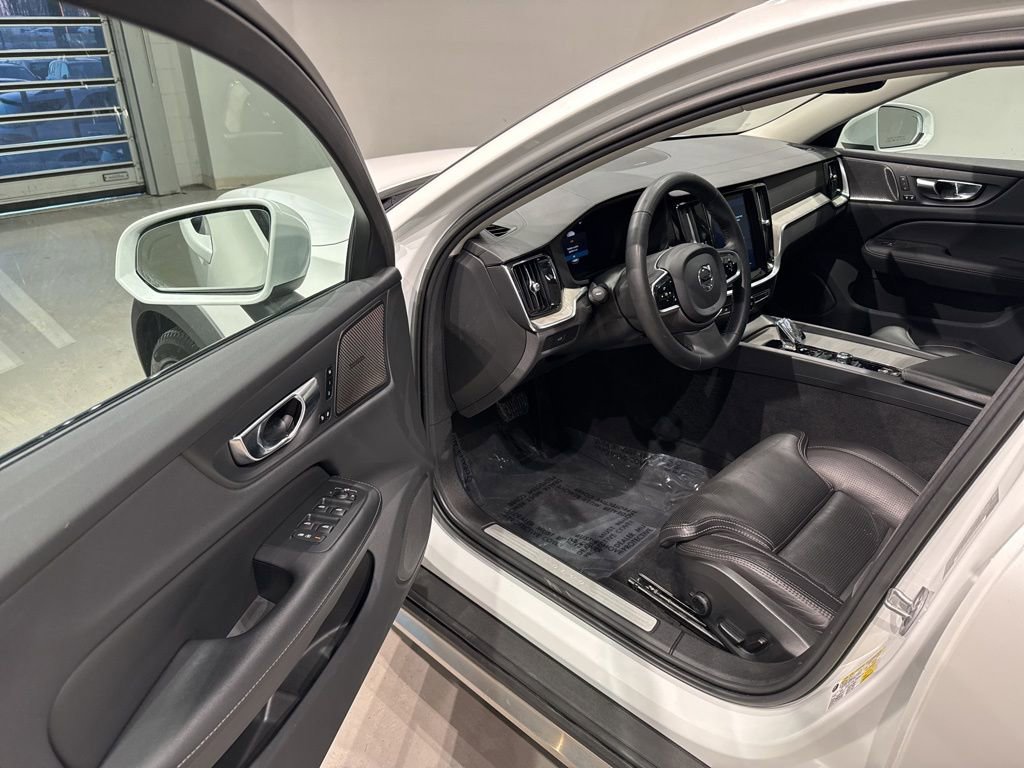 Used 2023 Volvo V60 B5 Cross Country Ultimate w/ Climate Package image 11