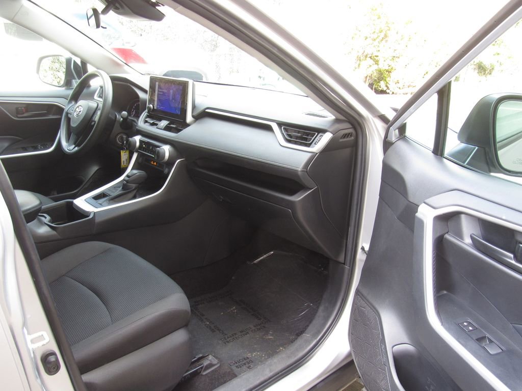 Certified 2024 Toyota RAV4 LE AWD/4WD image 16