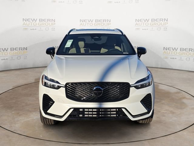 New 2026 Volvo XC60 T8 Plus w/ Protection Package Premier AWD/4WD image 8