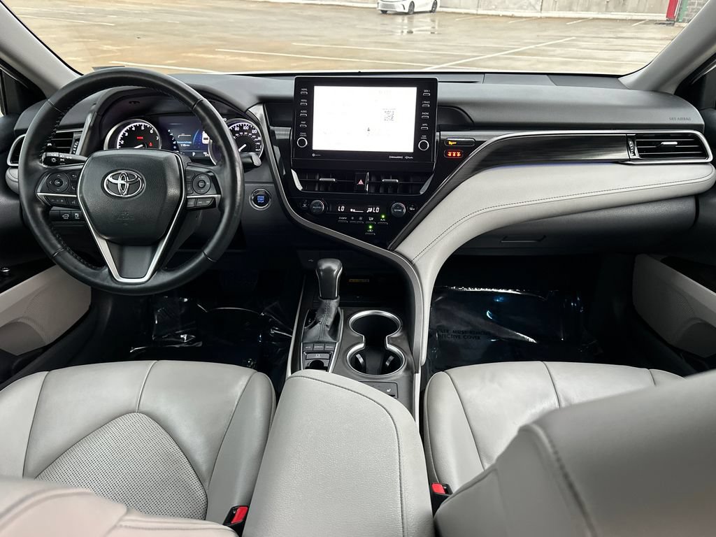 Used 2022 Toyota Camry XLE FWD image 14