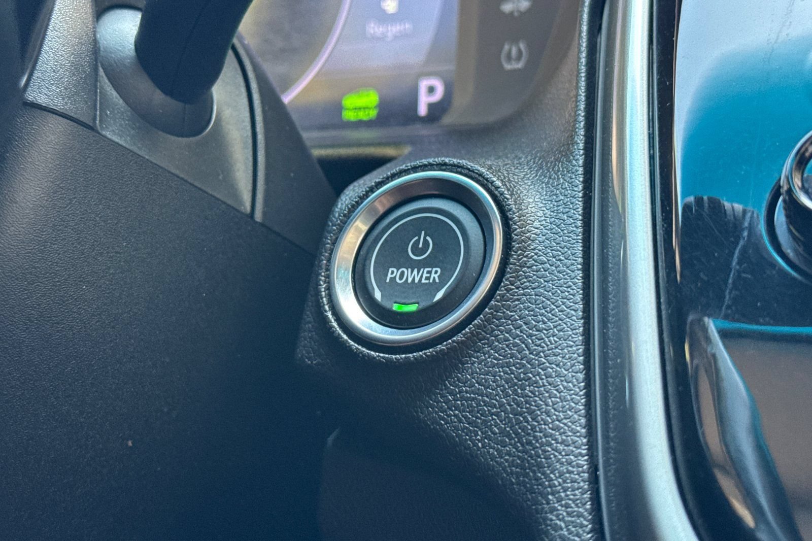 Used 2023 Chevrolet Bolt LT w/ Infotainment Package FWD image 32