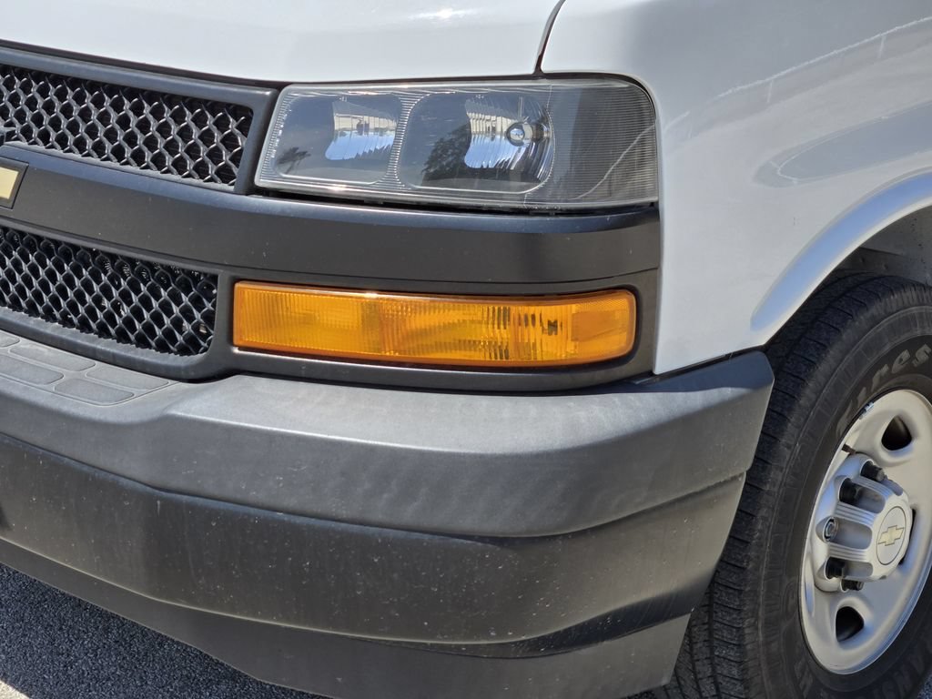 Used 2020 Chevrolet Express 2500 RWD image 9