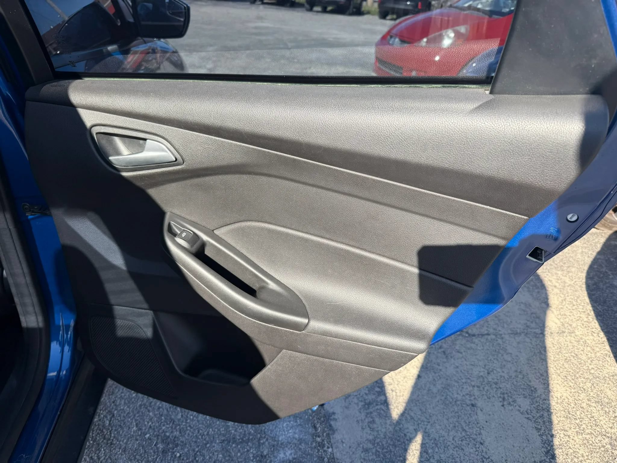 Used 2018 Ford Focus SE FWD image 18
