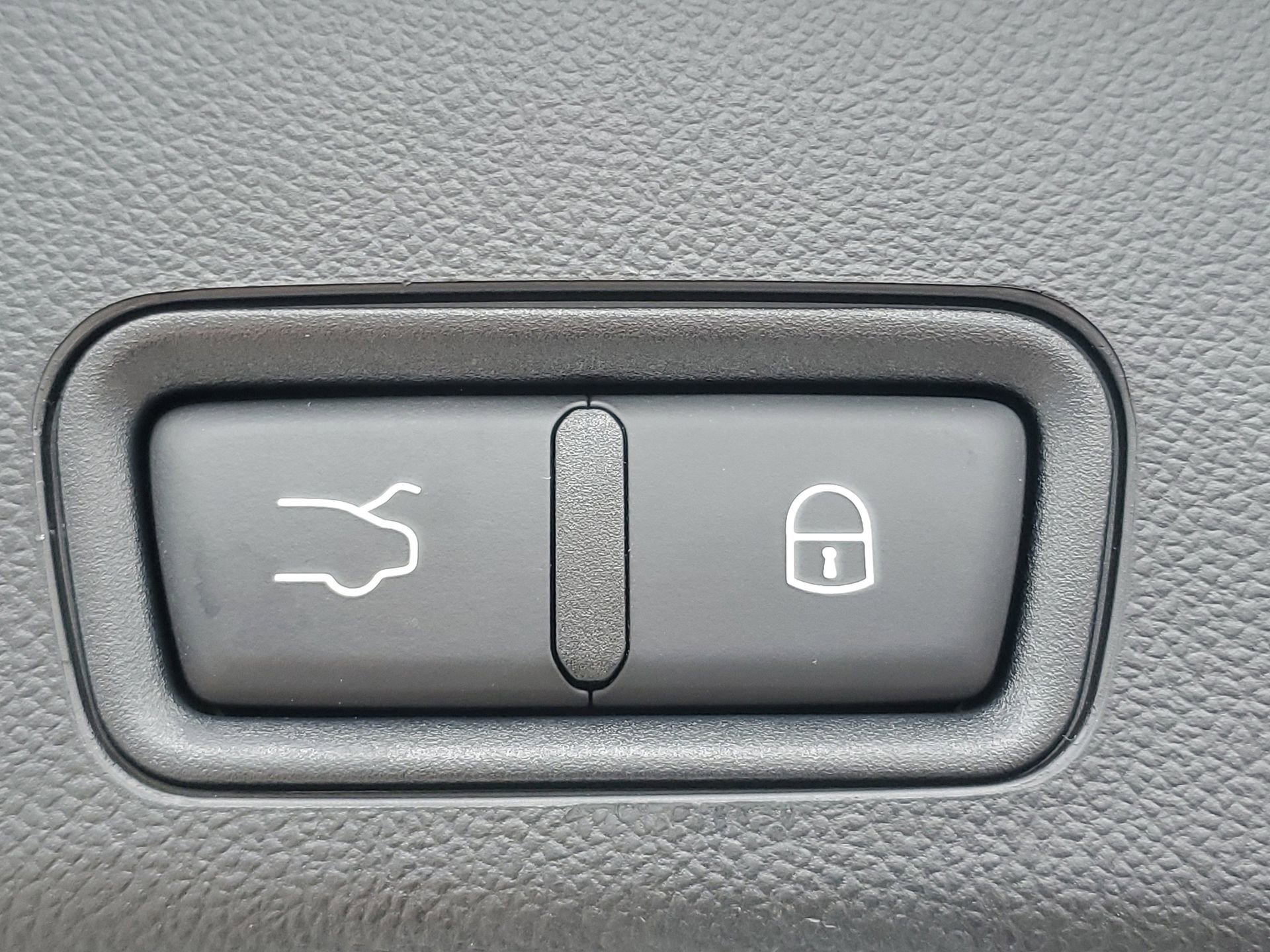 Used 2024 Maserati Grecale GT image 9