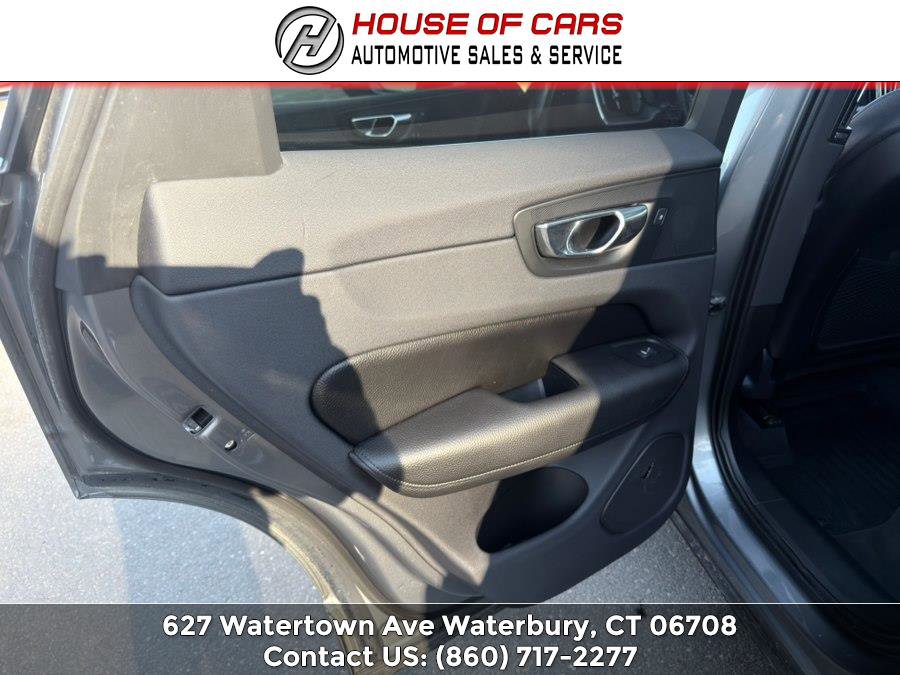 Used 2018 Volvo XC60 T5 Momentum w/ Vision Package image 49