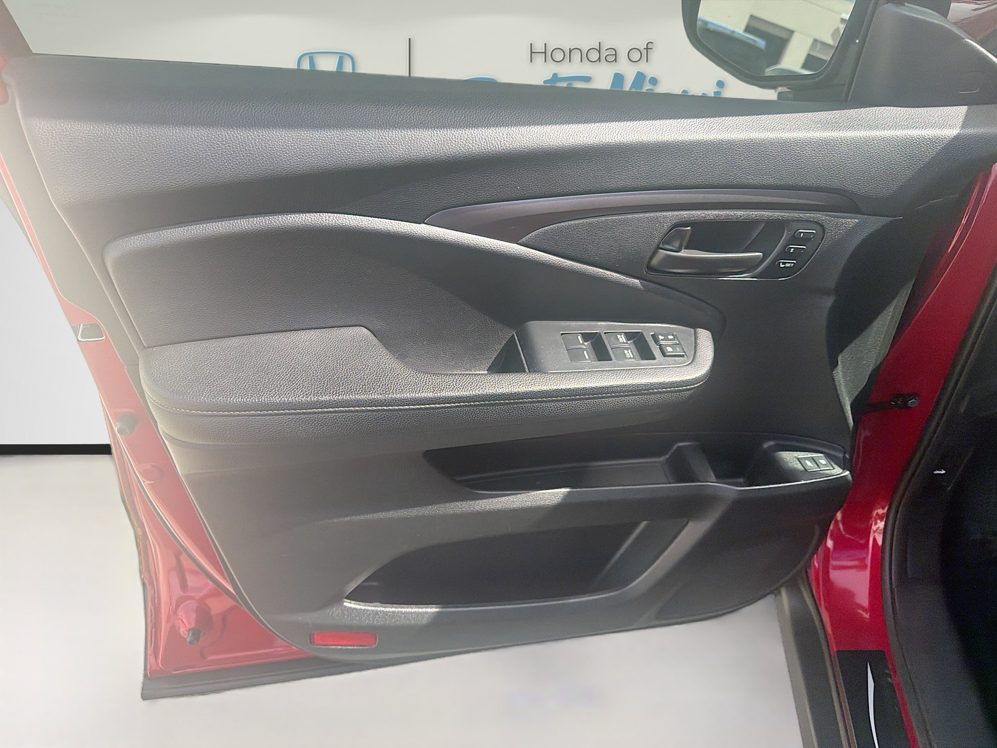 Certified 2025 Honda Passport EX-L image 19