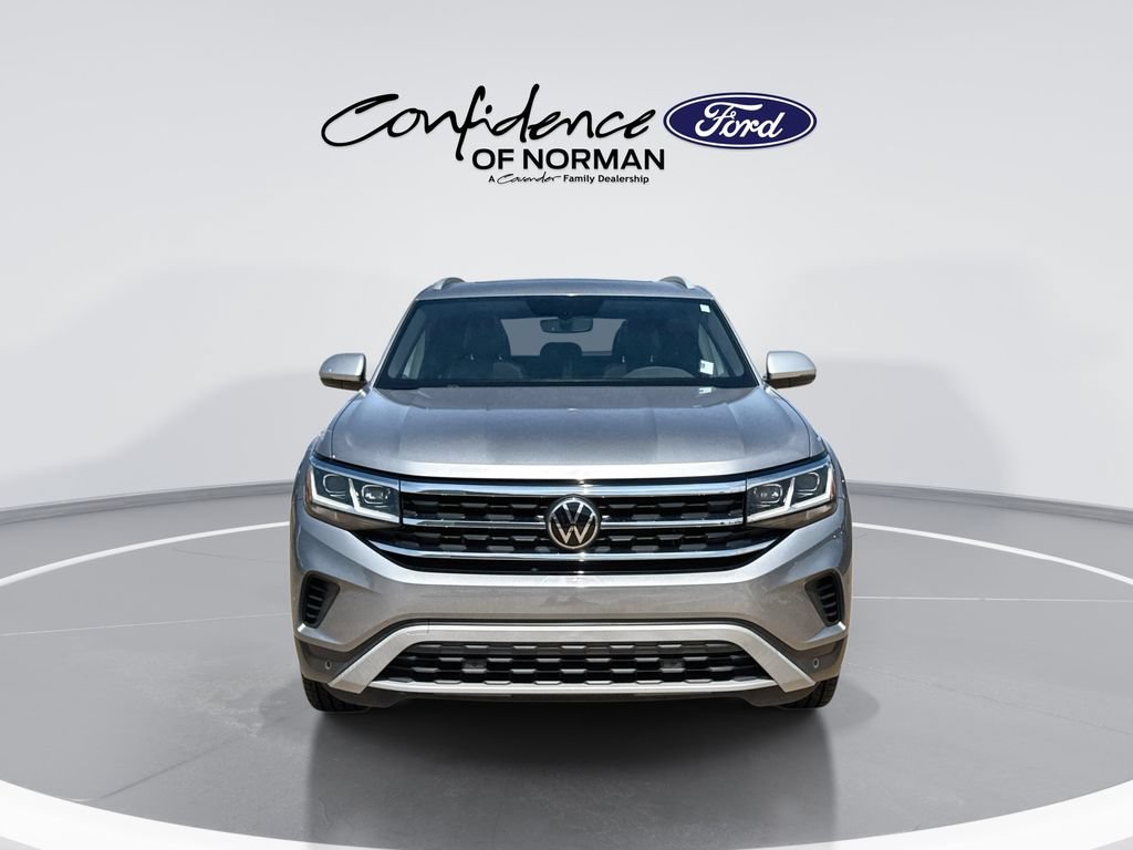Used 2021 Volkswagen Atlas Cross Sport SE AWD/4WD image 2
