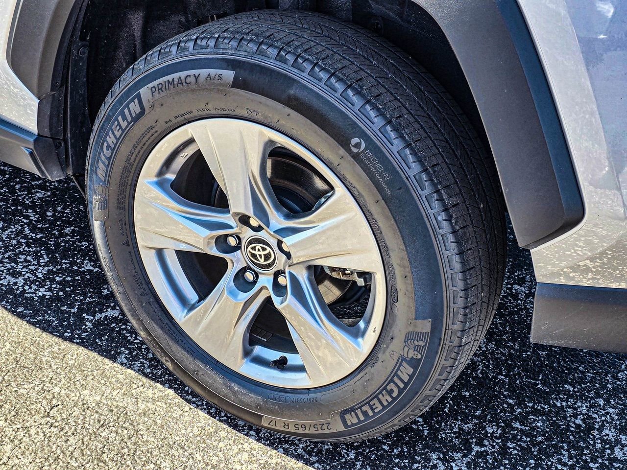 Used 2025 Toyota RAV4 LE image 9