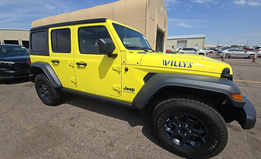 Used 2023 Jeep Wrangler Unlimited AWD/4WD image 2