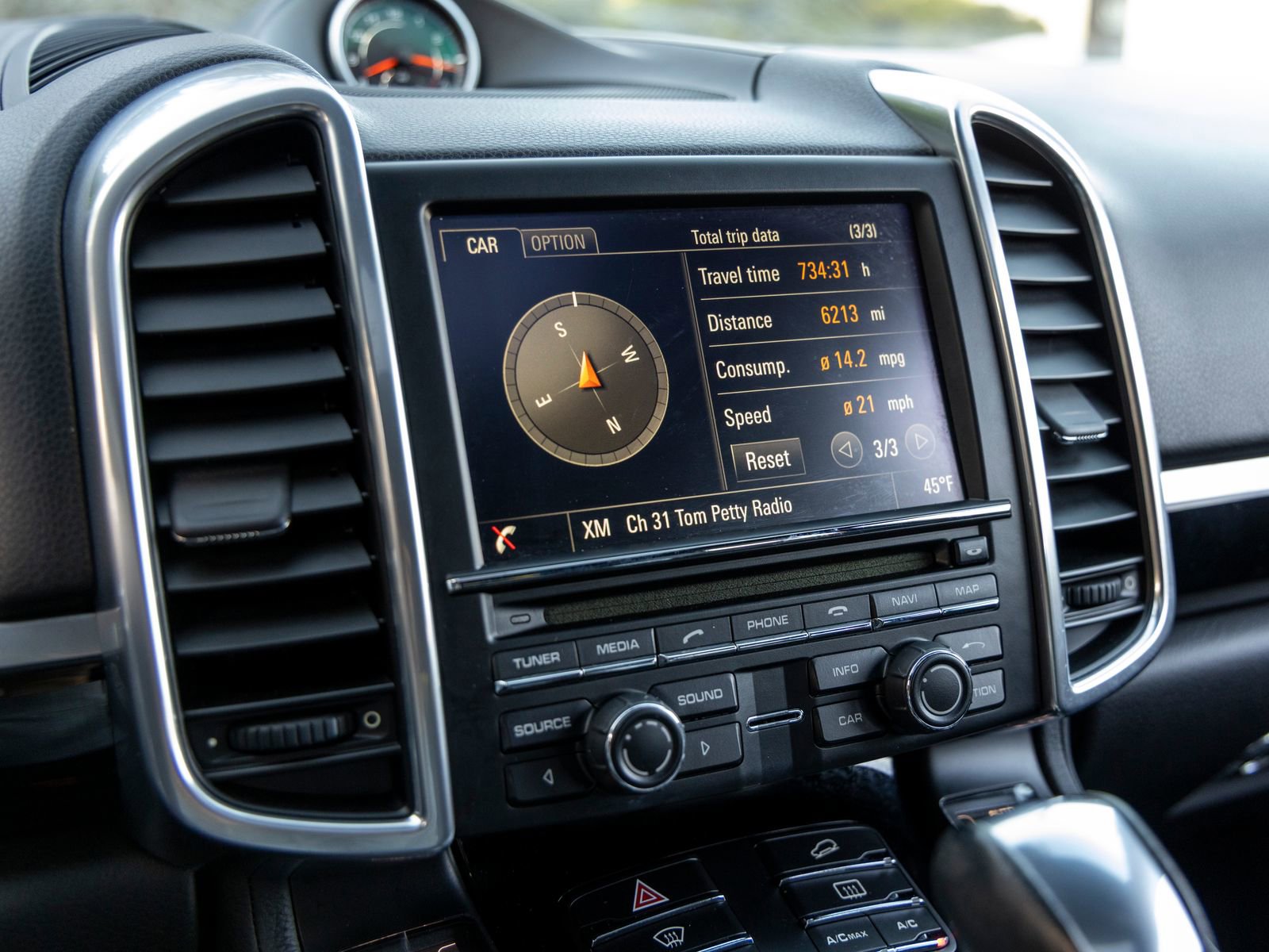 Used 2016 Porsche Cayenne image 35