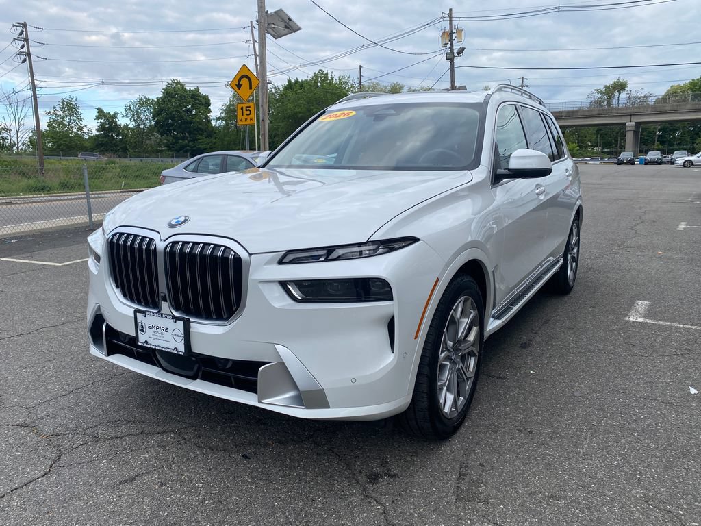 Used 2026 BMW X7 xDrive40i AWD/4WD image 7