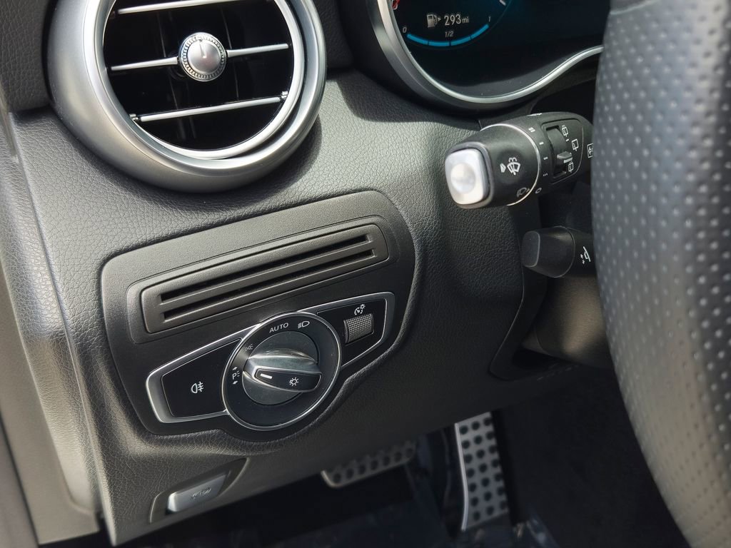 Used 2020 Mercedes-Benz GLC 300 image 17