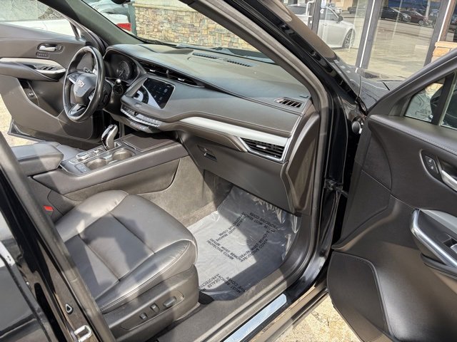Used 2023 Cadillac XT4 Premium Luxury image 38