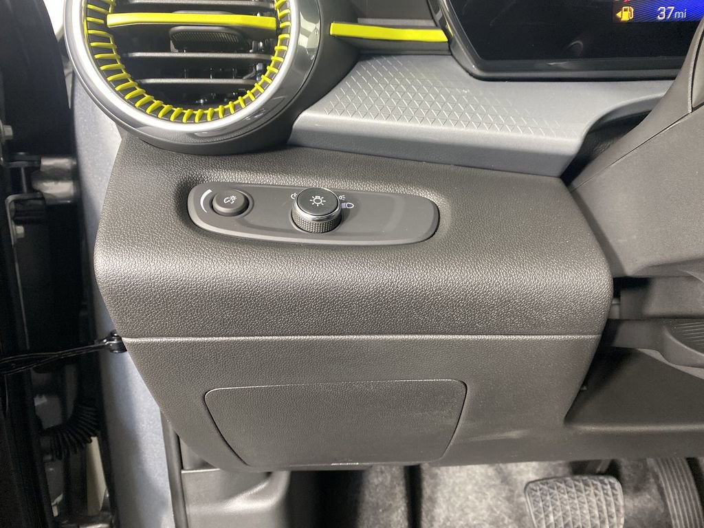 New 2026 Chevrolet Trax LT w/ Driver Confidence Package image 17