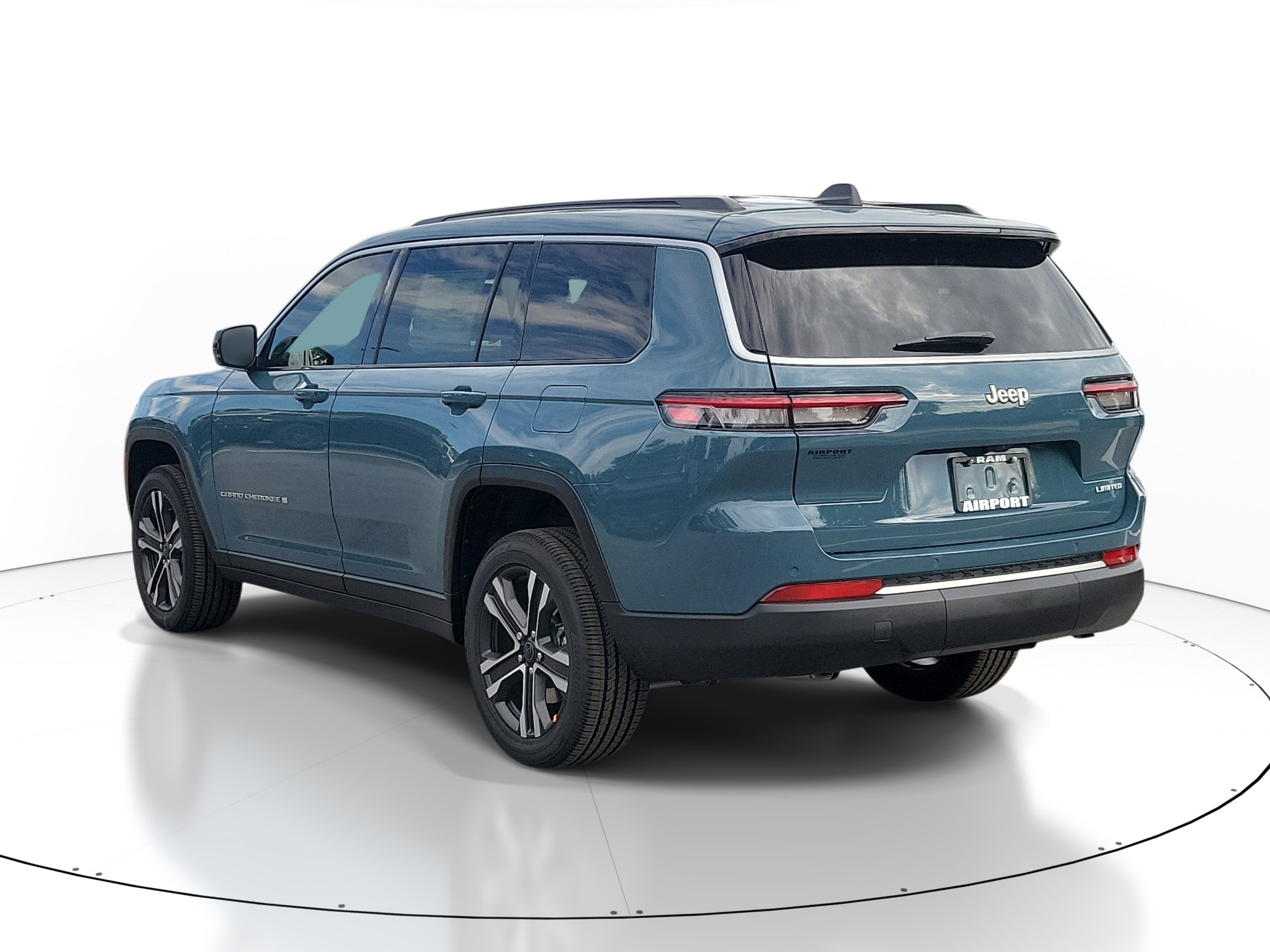 New 2027 Jeep Grand Cherokee L Limited RWD image 3