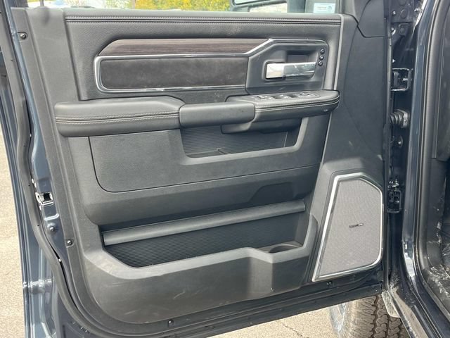 New 2026 RAM 2500 Laramie AWD/4WD image 9