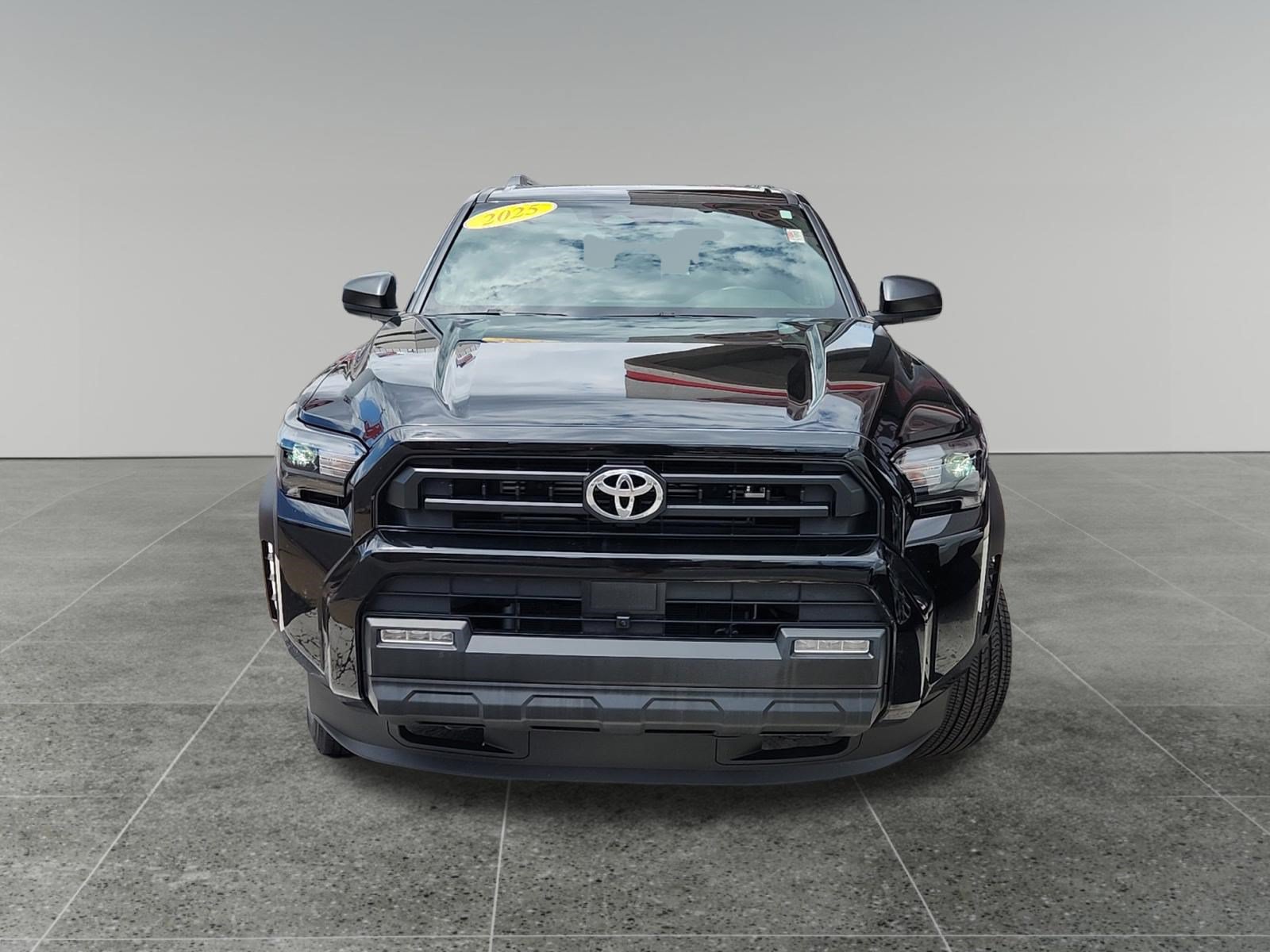 Certified 2025 Toyota 4Runner SR5 AWD/4WD image 2