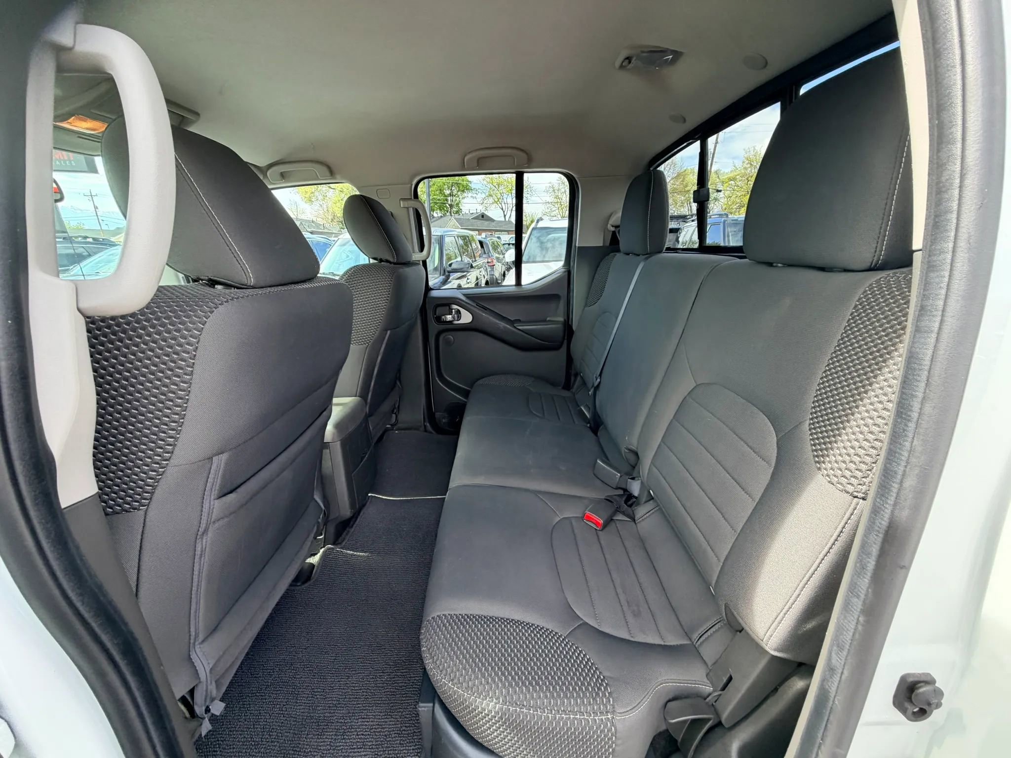 Used 2018 Nissan Frontier PRO-4X image 15