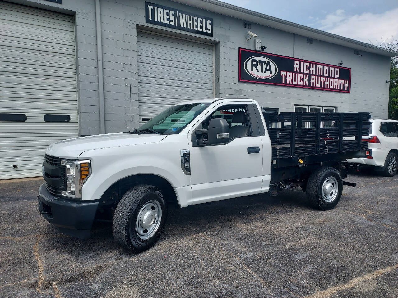 Used 2019 Ford F250 XL w/ Power Equipment Group RWD image 1